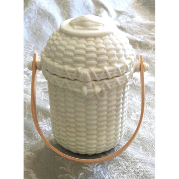 PartyLite Nantucket Basket Weave Seashell Tea Light Holder w/Handle Mint Cond. - Picture 1 of 7